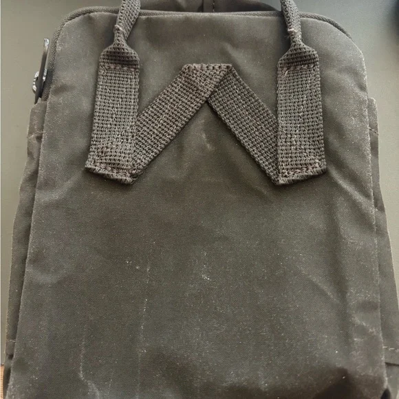 Fjallraven Kånken Mini Dark Green Backpack - Picture 3 of 8